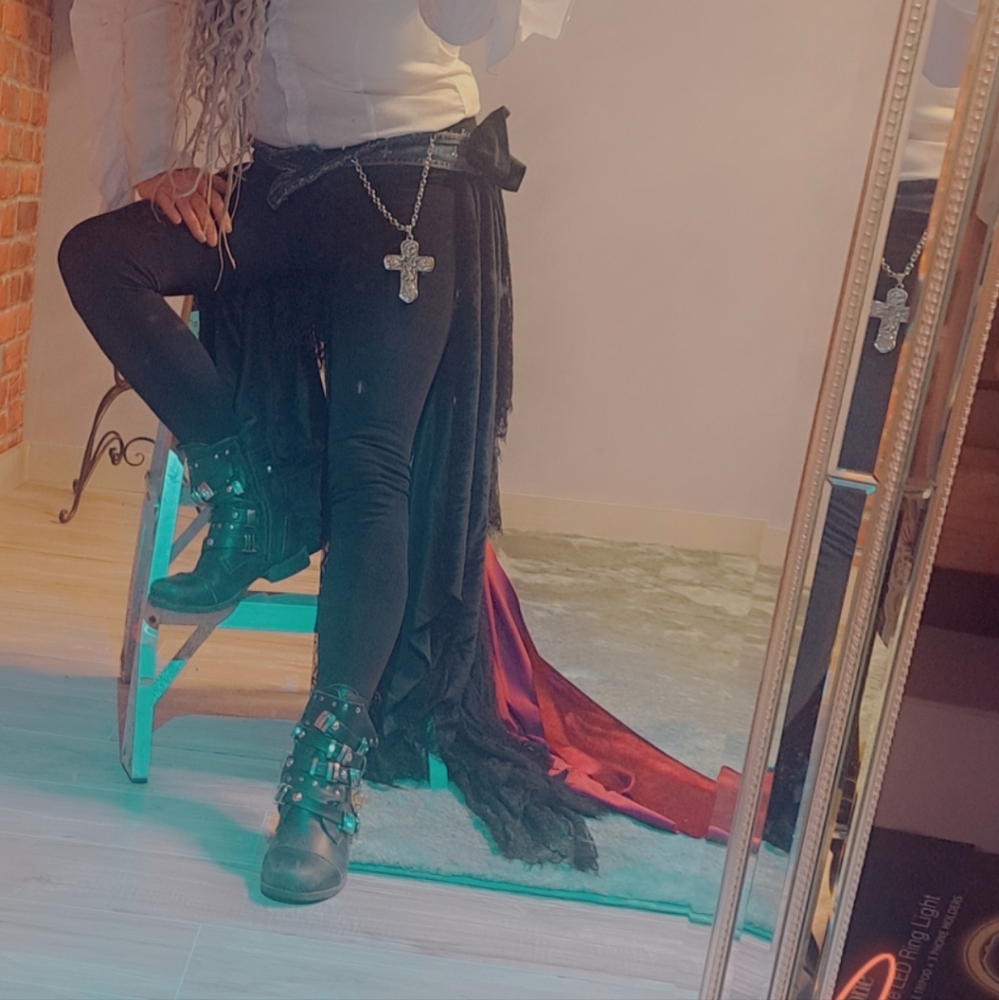 Gothic/Velvet BUSTLE SKIRT - Picture 4 of 14